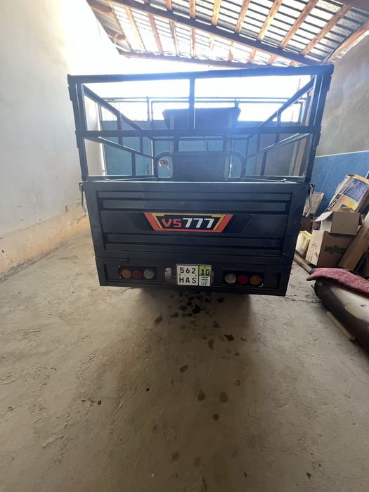 Skutr yangi. Minish uchun tayyor