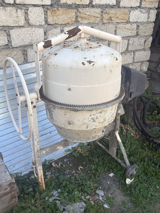 Продам бетономешалку