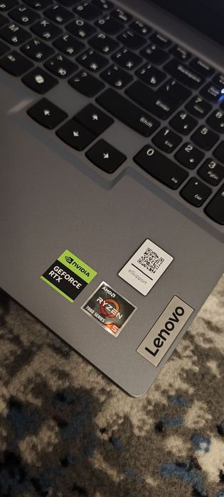 Noutbuk Lenovo LQQ