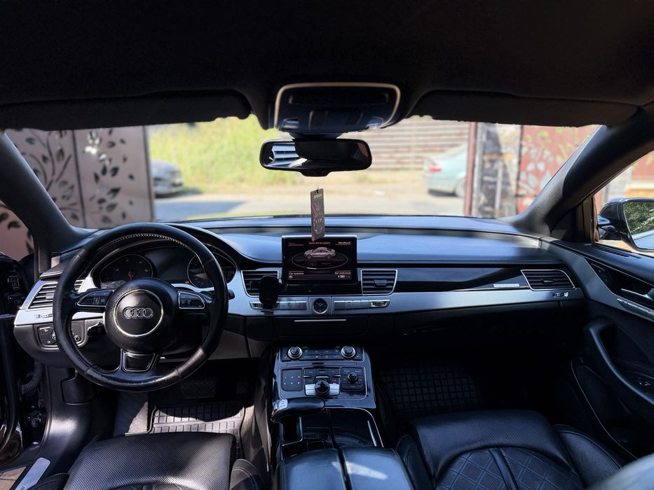 Audi A8 3.0TDI V6  faruri matrix