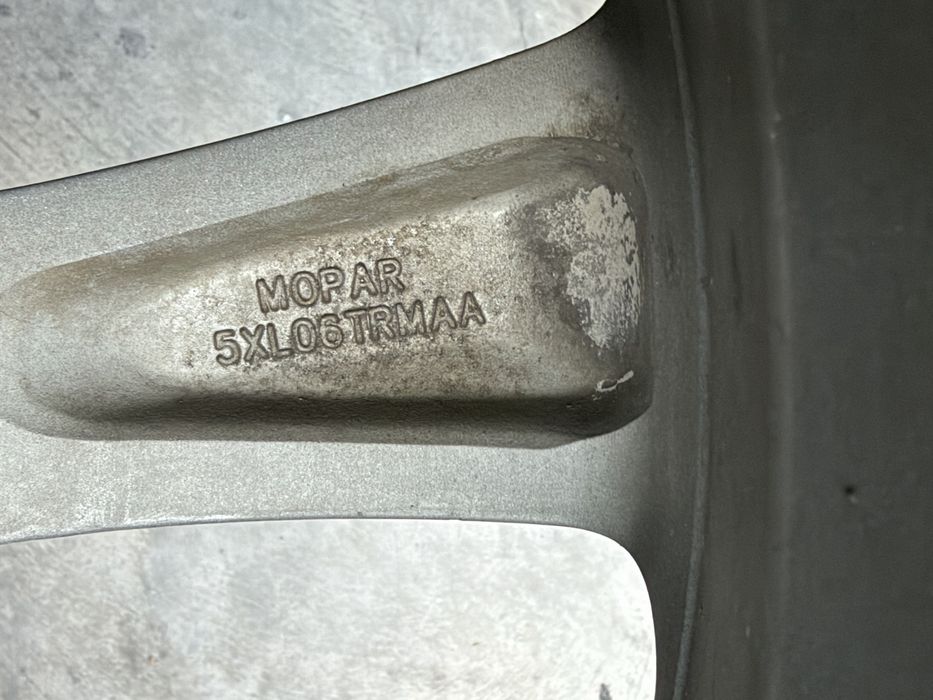 Джанти с гуми за Jeep grand cheroki 5x127