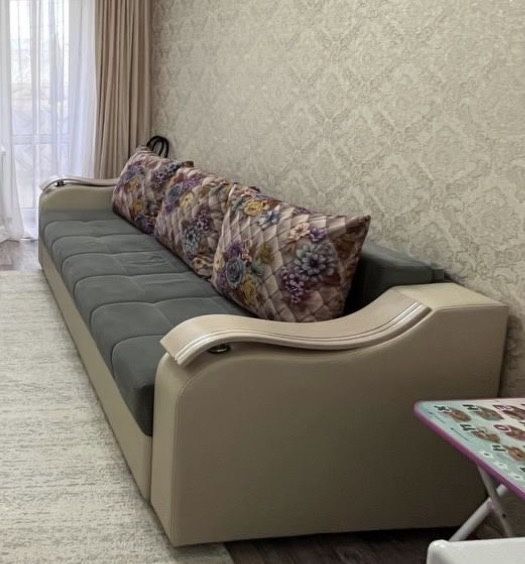 Диван в хорошем состоянии