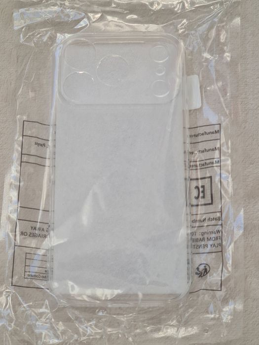 Husă  17 Pro    Slim  Transparentă   Nou