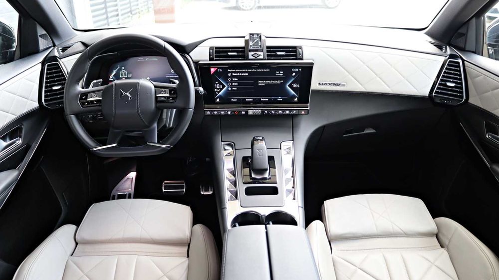 DS 7 Crossback / 300 CP / 4X4 / HYBRID / 2021 / Panoramic/Incalzire/Full LED / Camera / Memorii/Lane/Side