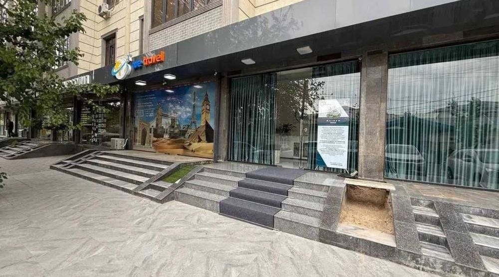Chilonzor sud  birinchi liniya 45kv.m euro remont tayor arendator  bor