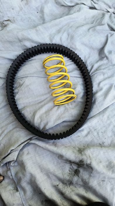Ремък Малоси и жълта централна пружина Малоси за  т макс 530