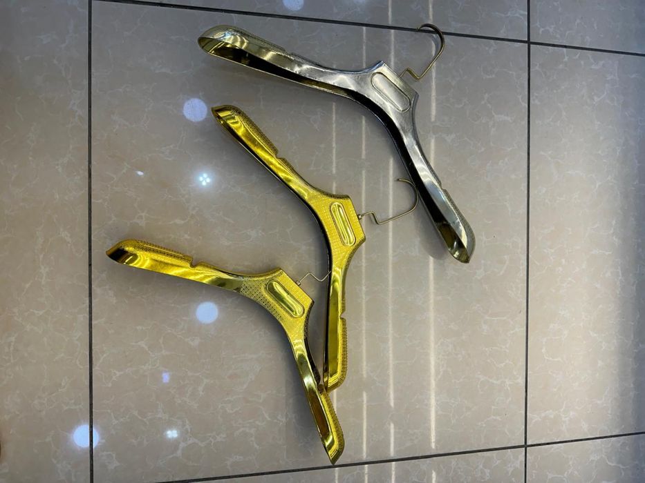 Вешалки пластиковые 150тг