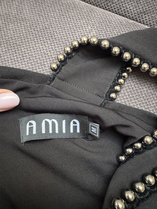 Рокля Amia.
