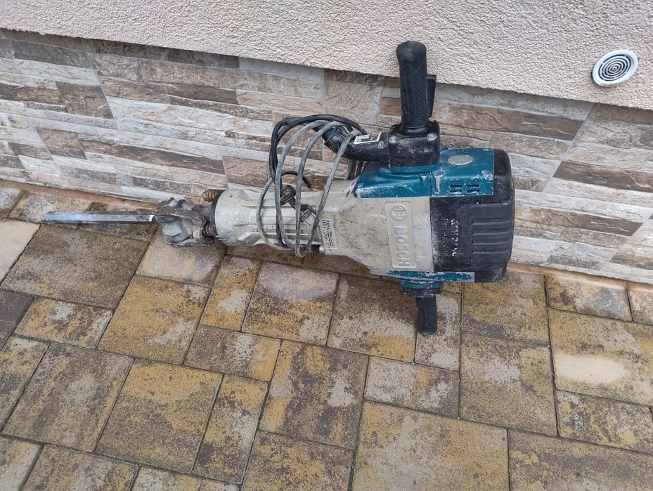 Ciocanul demolator Bosch Professional GSH 27