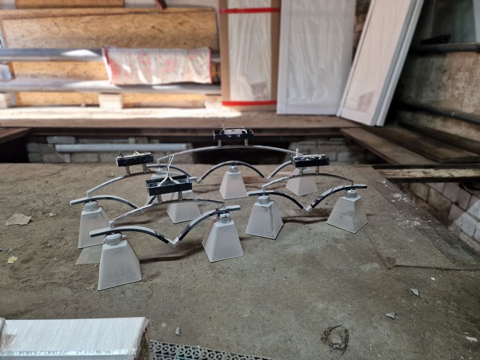 Продам люстры хорошом состояний