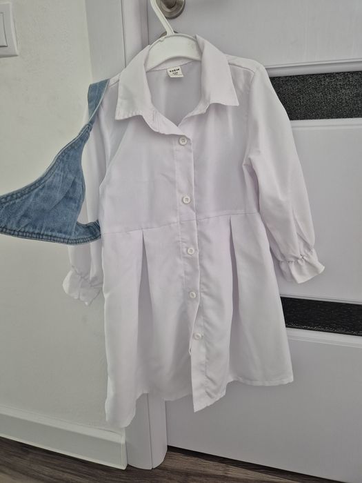 Rochita/camasa cu accesorii de blugi