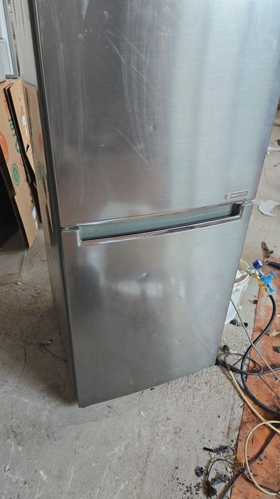 LG холодильник продам