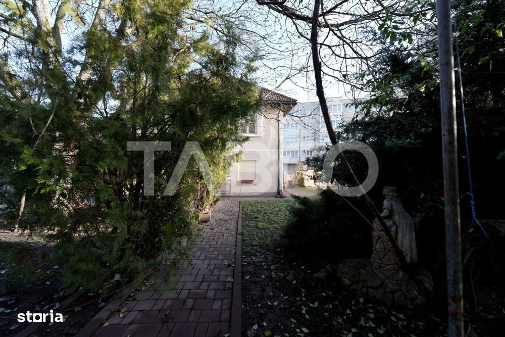 Casa individuala de vanzare cu 5 camere 2 balcoane zona Centrala