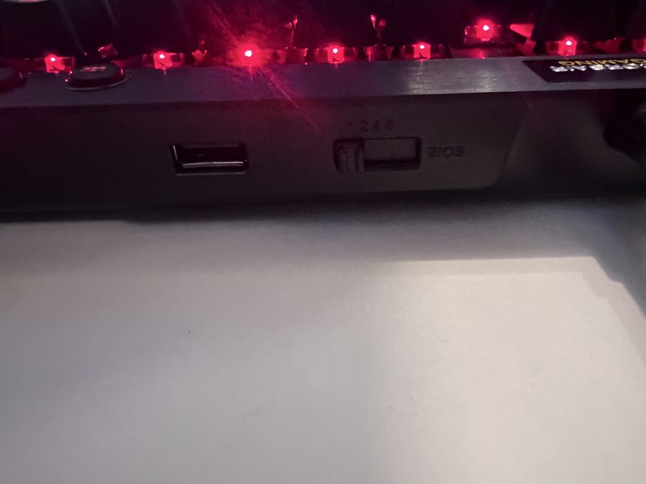 Механична геймърска клавиатура CORSAIR Gaming K70 Cherry MX Red Gaming