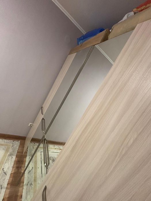 Шкаф продается почти новый