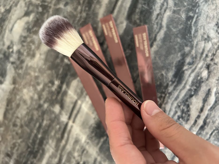 Hourglass кисточка сатам