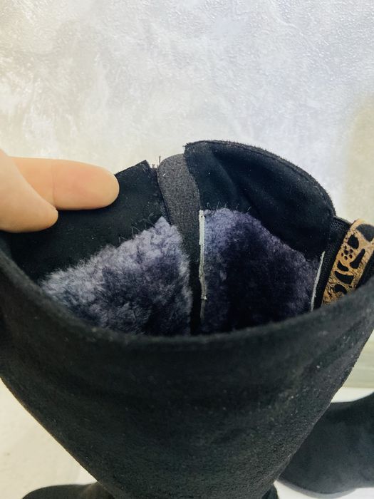 Продаются замшевые сапоги