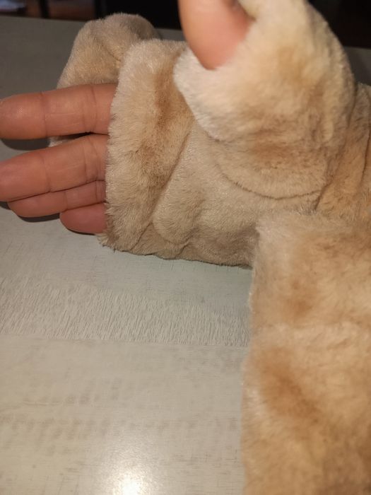 Пухкави розови ръкавици