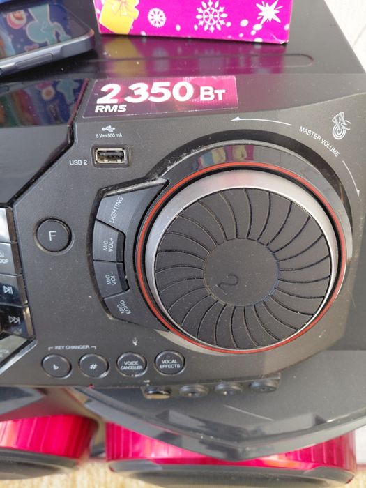 Продам XBOOM.Музыкальный цент