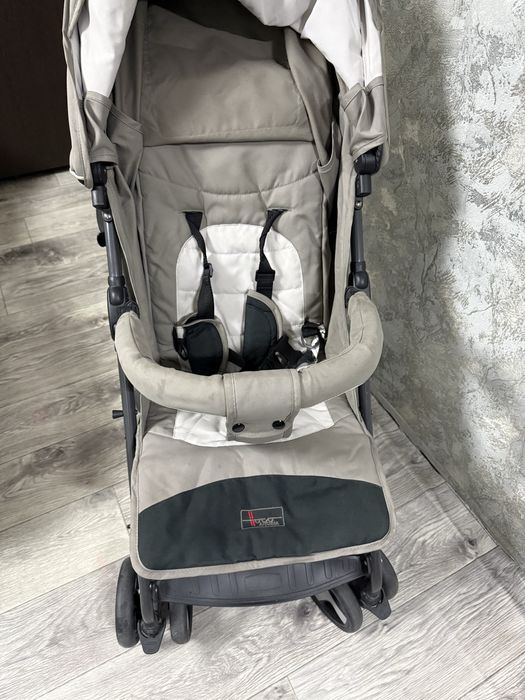 Продаю коляску трость