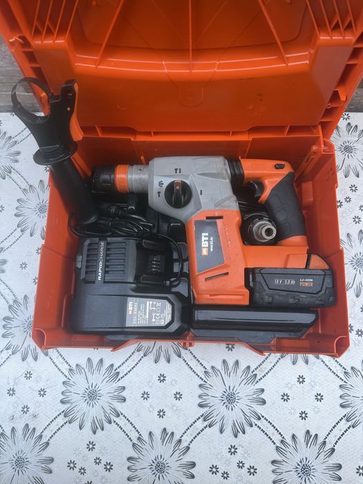 акумулаторен безчетков перфоратор на BTI