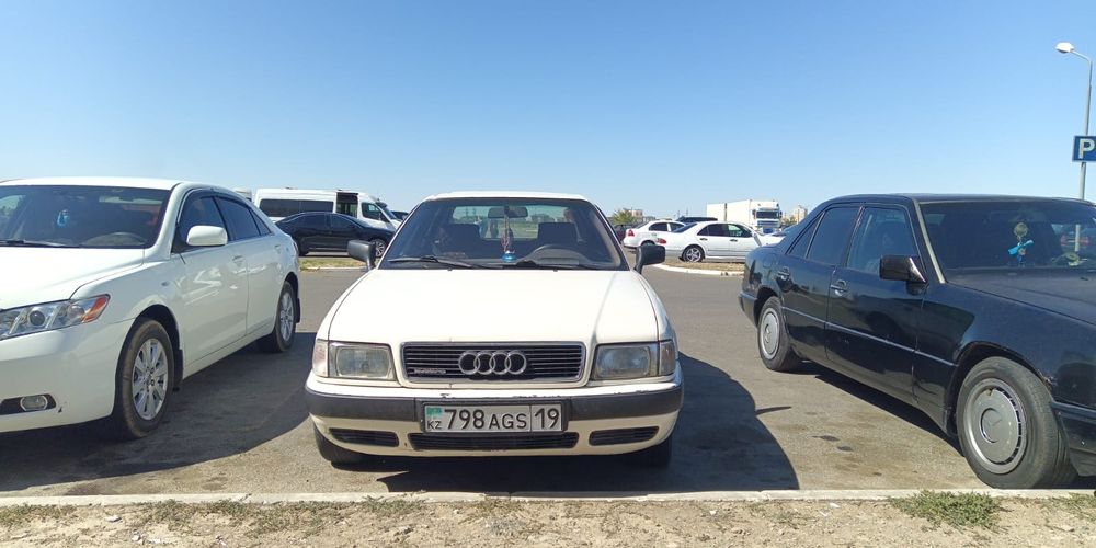 Продам авто Ауди Б4 кватро.