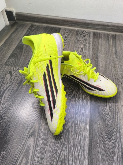 Adidași F50 Sintetic