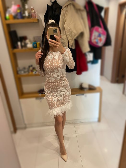 Официална рокля с пера ХС