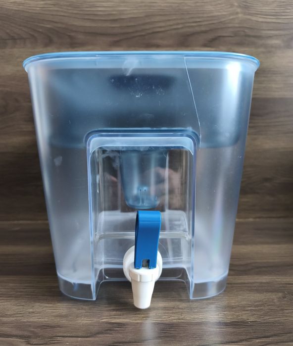 BRITA - Филтриращ Контейнер за Вода 8,2L