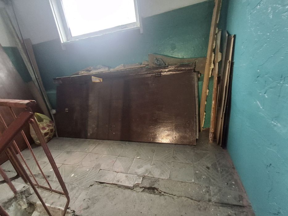 Продам железную дверь