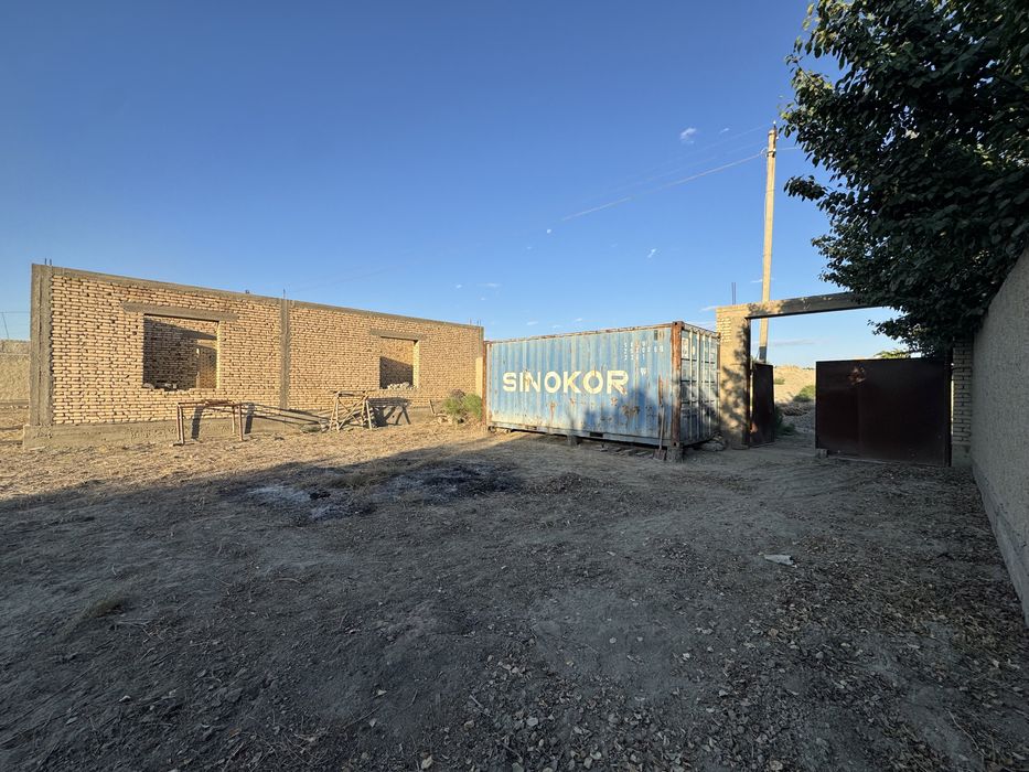 Qurilishi tugallanmagan hovli sotiladi