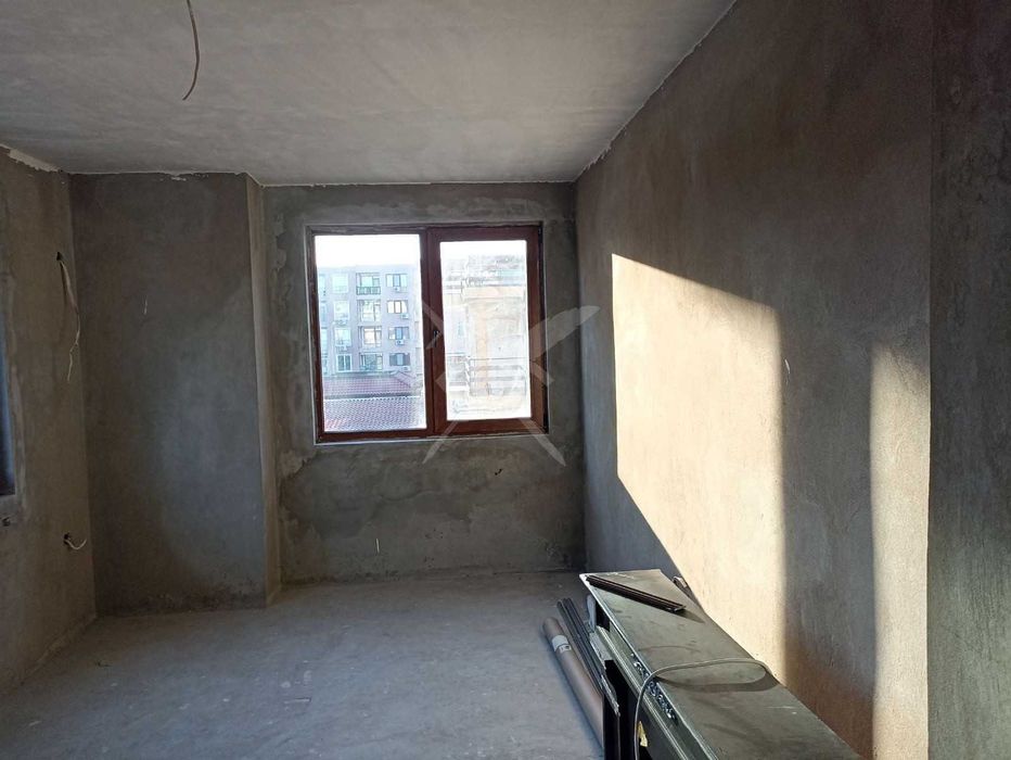 Продава се Тристаен апартамент в Несебър - 91500 кв.м за 1 €/кв.м - Снимка #3