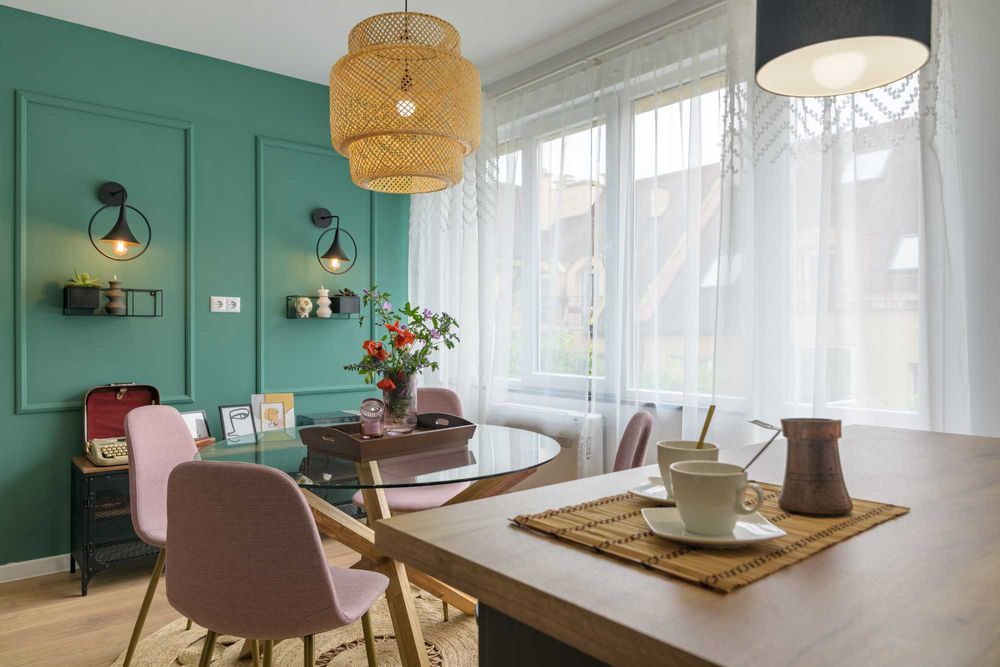 Дава се под наем Тристаен апартамент в Варна, Морска градина - 100 кв.м за 1100 € - Снимка #1