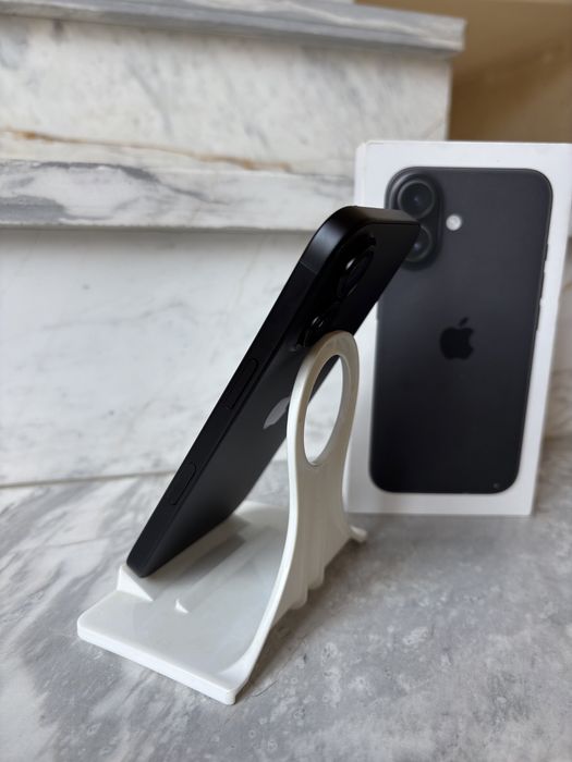 IPhone 16 128GB - 100 battery - Black - Като Нов