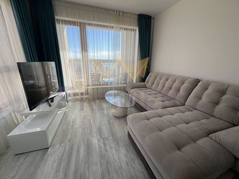 Тристаен апартамент в затворен комплекс