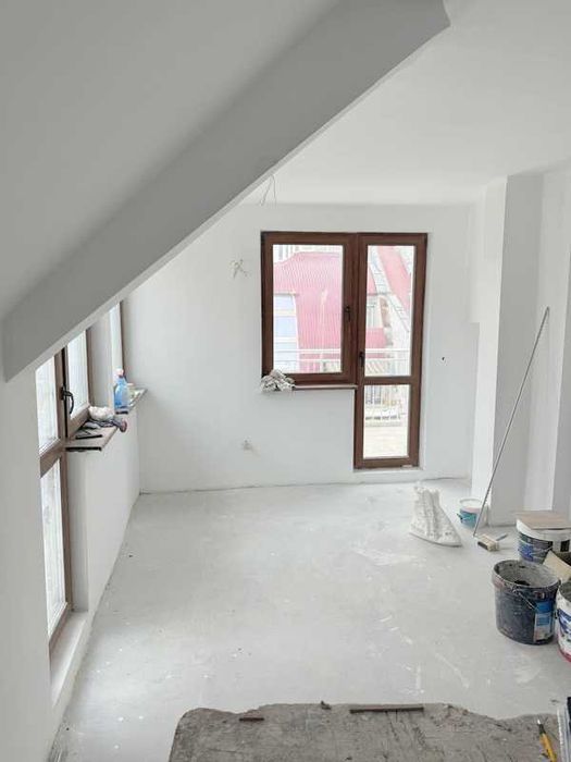 Продава се Тристаен апартамент в Бургас, Център - 80 кв.м за 2500 €/кв.м - Снимка #1