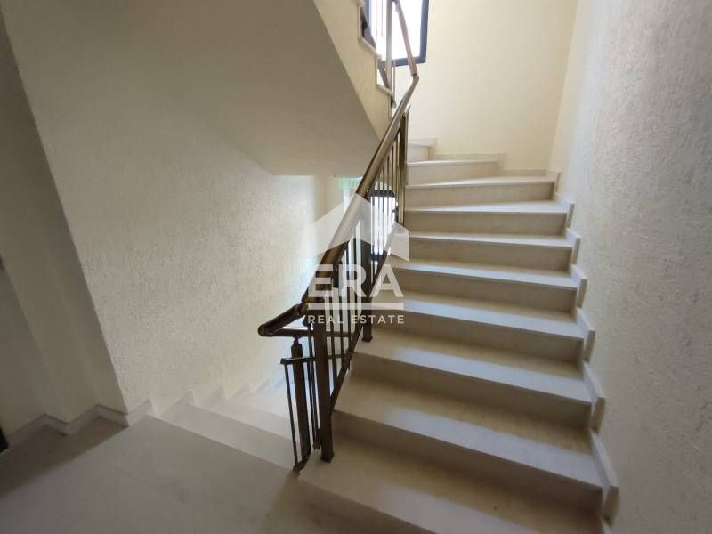 Продава се Тристаен апартамент в Варна, Операта - 108 кв.м за 1991 €/кв.м - Снимка #9