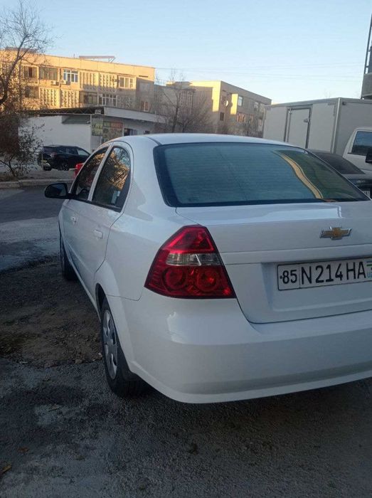 Сотилади Нексия 3  холати яхши . нархини келишамиз яна