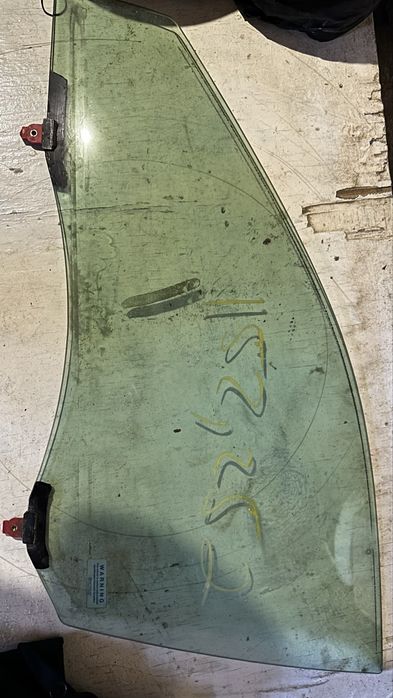 Боковое окно Тойота