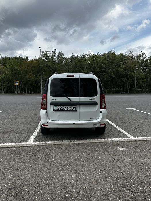 Lada largus 2018 года