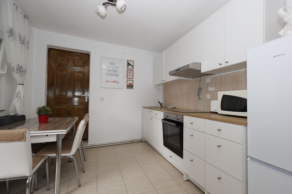 Cabana de inchiriat Lugasu de Jos -Bihor zona linistita- Ciubar inclus