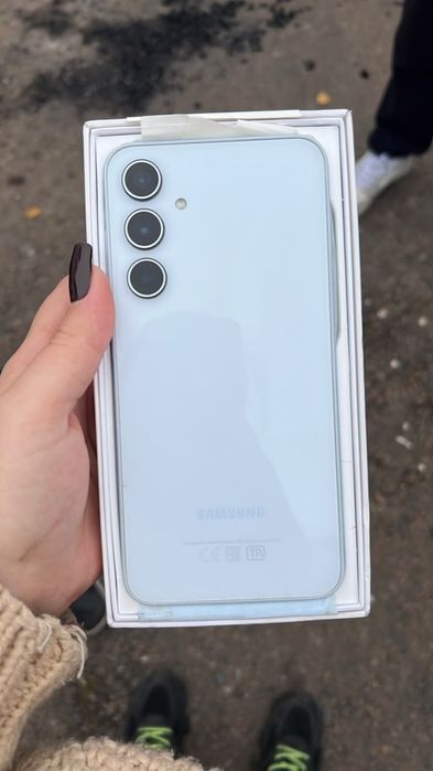 Продам Samsung a35