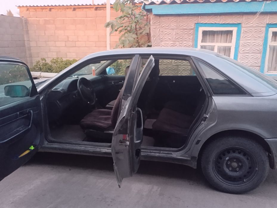 Продаю Ауди 100 (С4)