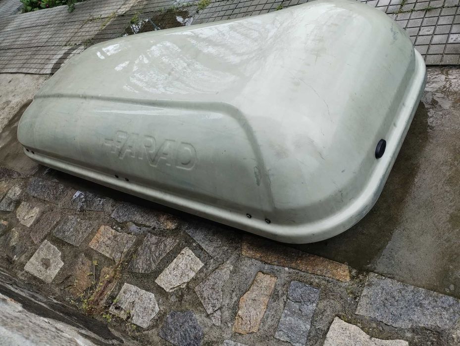 Продавам автобокс за покрив