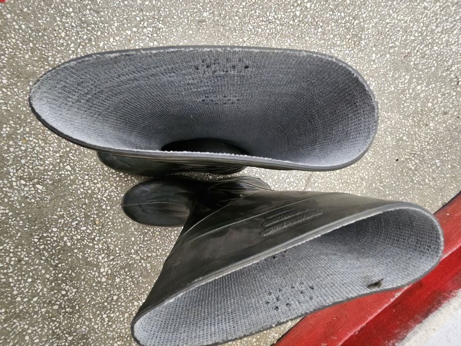 Titlu anunț: Cizme cauciuc impermeabile