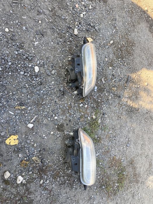 Десен фар за Рено Клио 2