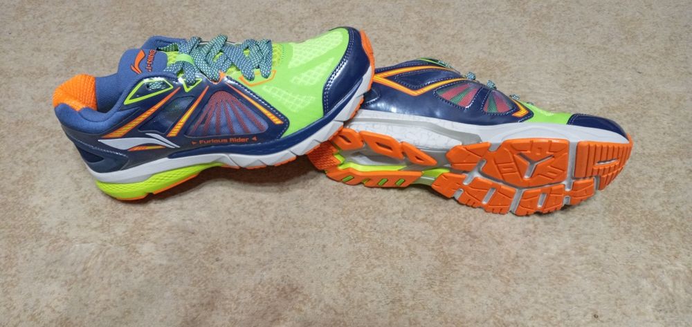 Новые редкие Лининг, 44 размер