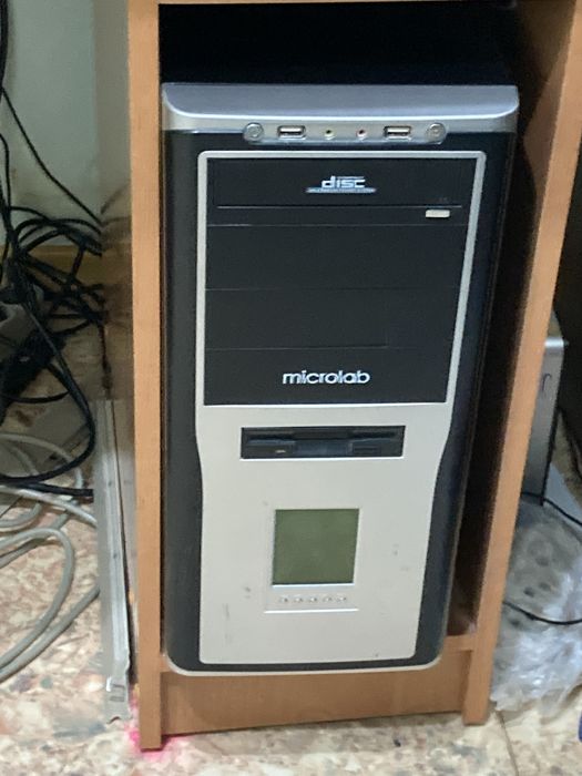 Продам компьютер вместе с компьютерным столом