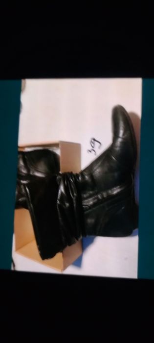 Numărul 39 ,puțin purtate