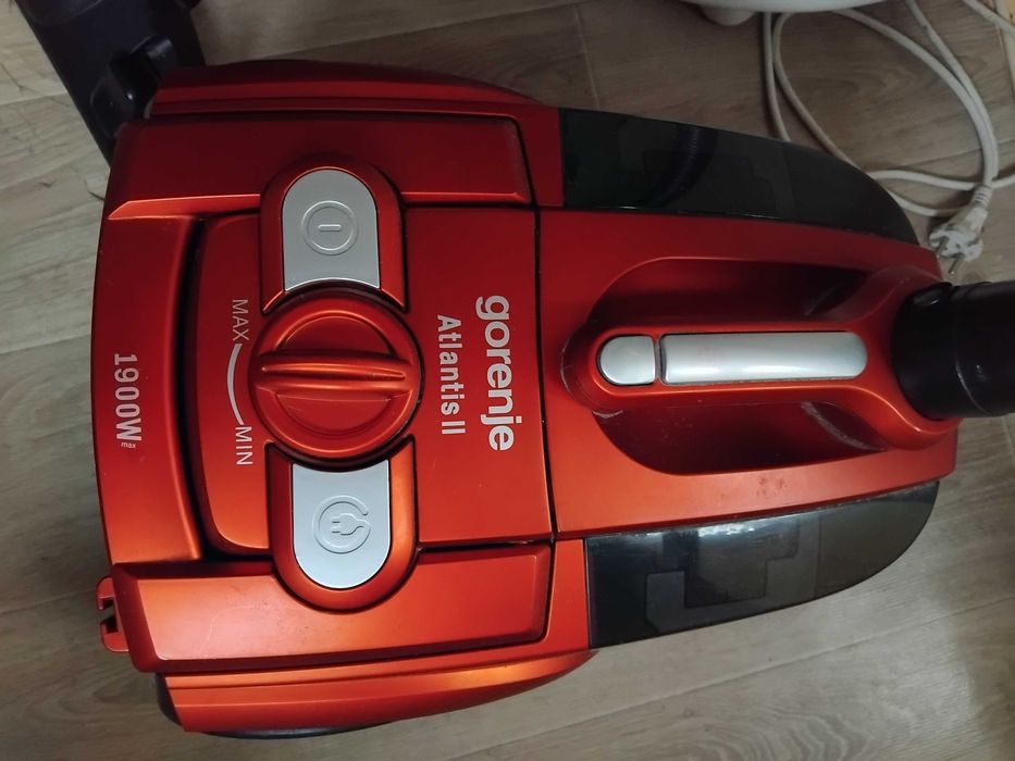 Продавам две прахосмукачки